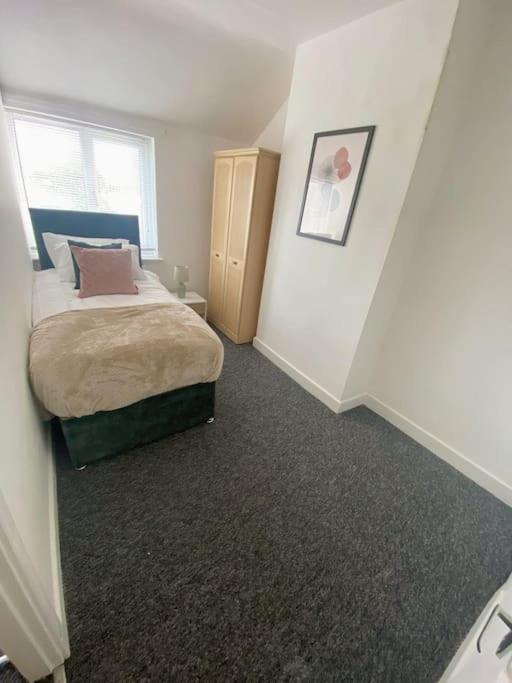 3-Bed Home From Home, Sleeps 6, Great For Contractors, Close To Gulliver'S Valley Theme Park, Free Parking, Hot Tub, Couple Retreat Sheffield Exterior foto